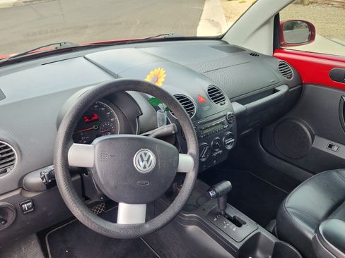 Used 2007 Volkswagen Beetle Convertible image 14