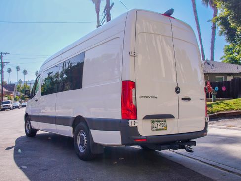 Used 2023 Mercedes-Benz Sprinter 2500 image 9