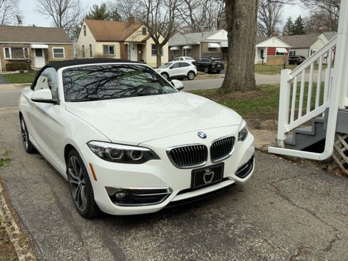 Used 2018 BMW 230i 230i Convertible 2D w/ Premium Package image 1