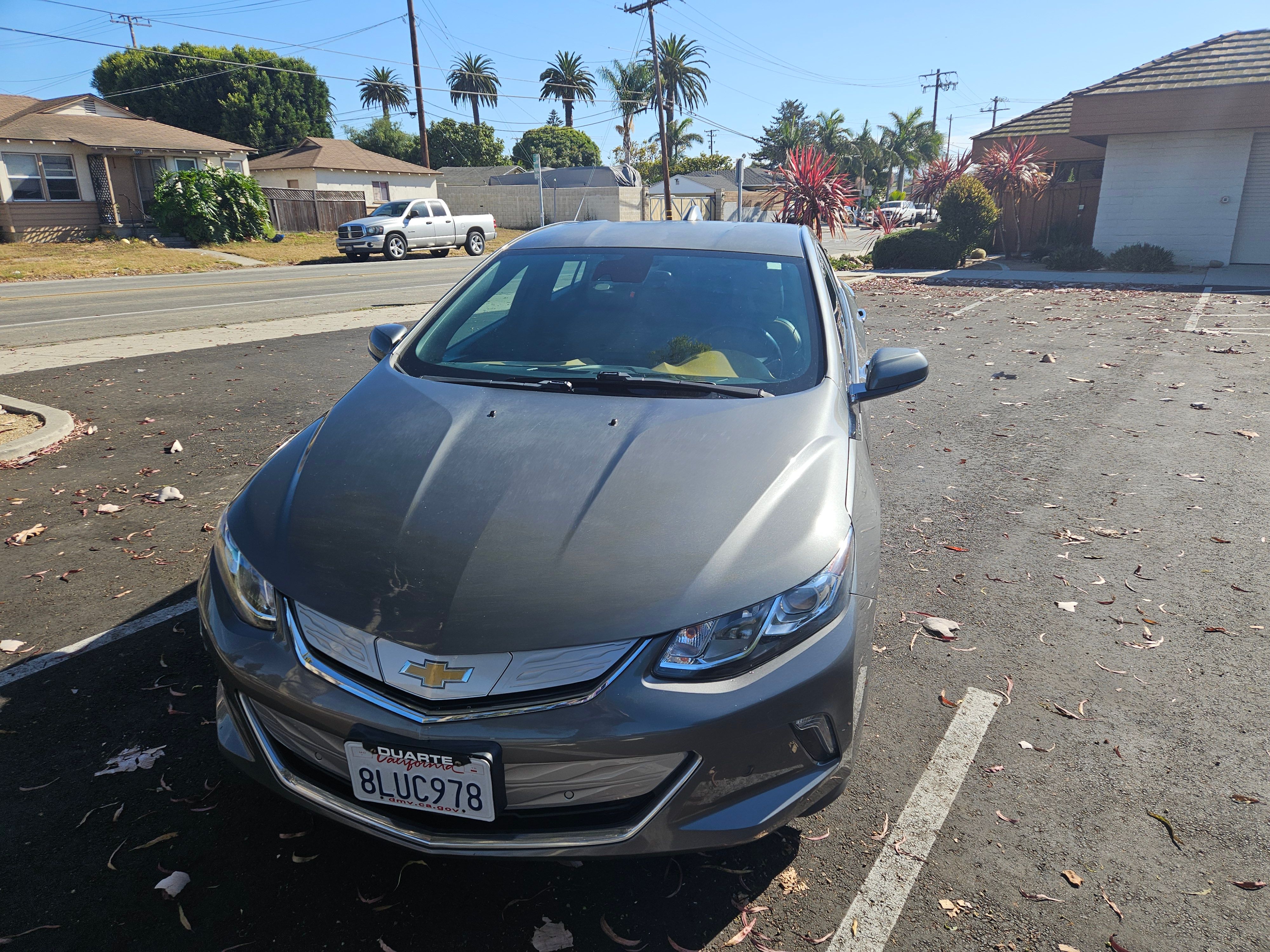 Used 2017 Chevrolet Volt Premier w/ Driver Confidence II Package FWD image 4