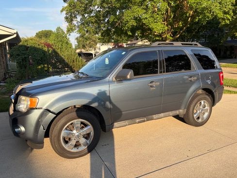 Used 2010 Ford Escape XLT FWD image 4