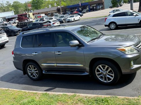 Used 2014 Lexus LX 570 4WD w/ Luxury Package image 5