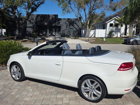 Used 2014 Volkswagen Eos Executive image 16