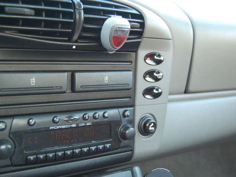 Used 2001 Porsche 911 Carrera image 16