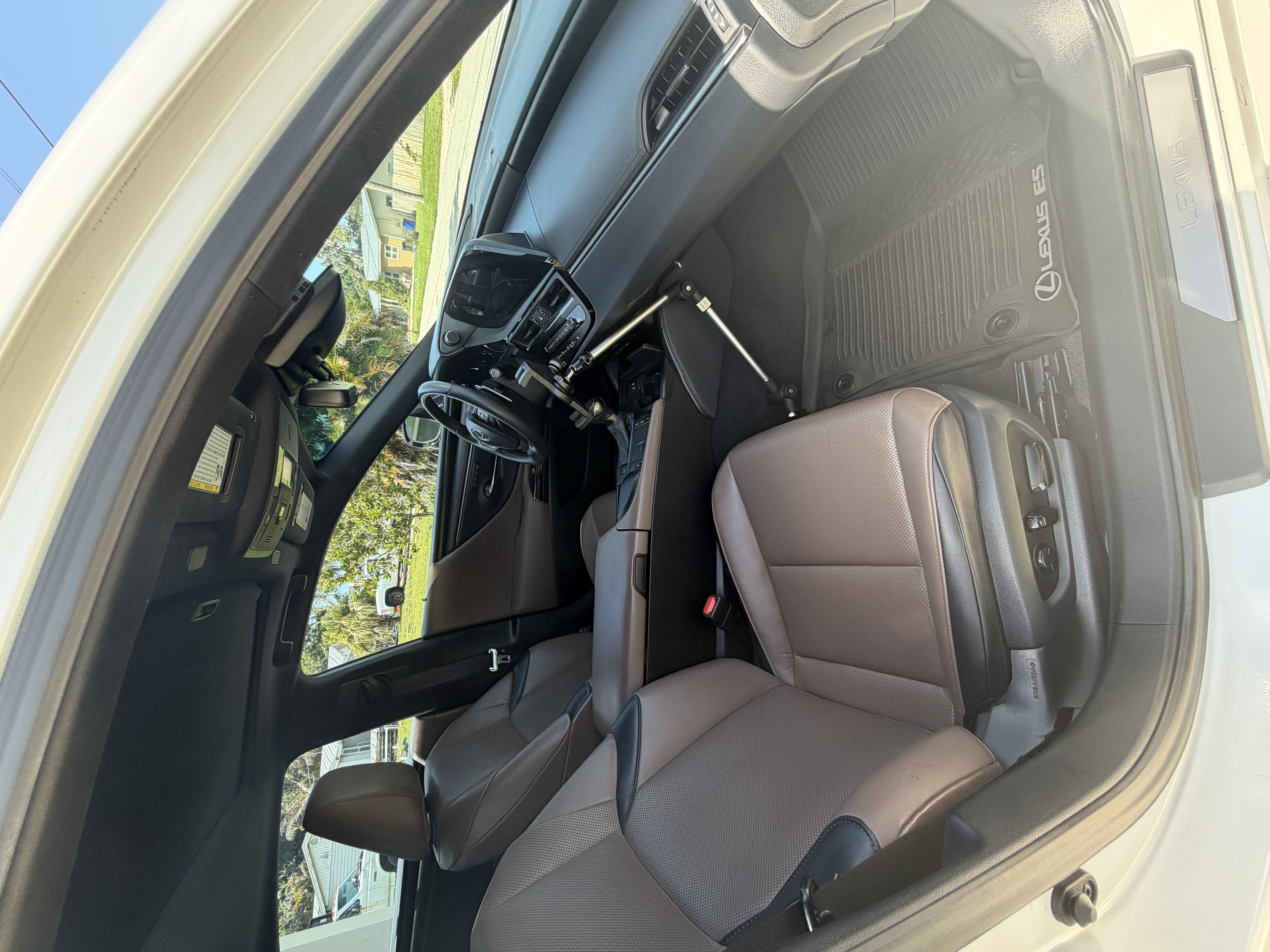 Used 2022 Lexus ES 350 w/ Premium Package FWD image 9