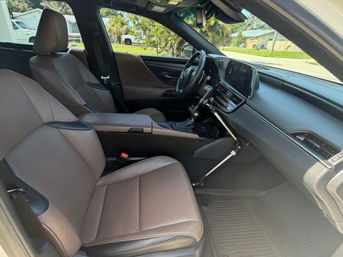 Used 2022 Lexus ES 350 w/ Premium Package FWD image 9