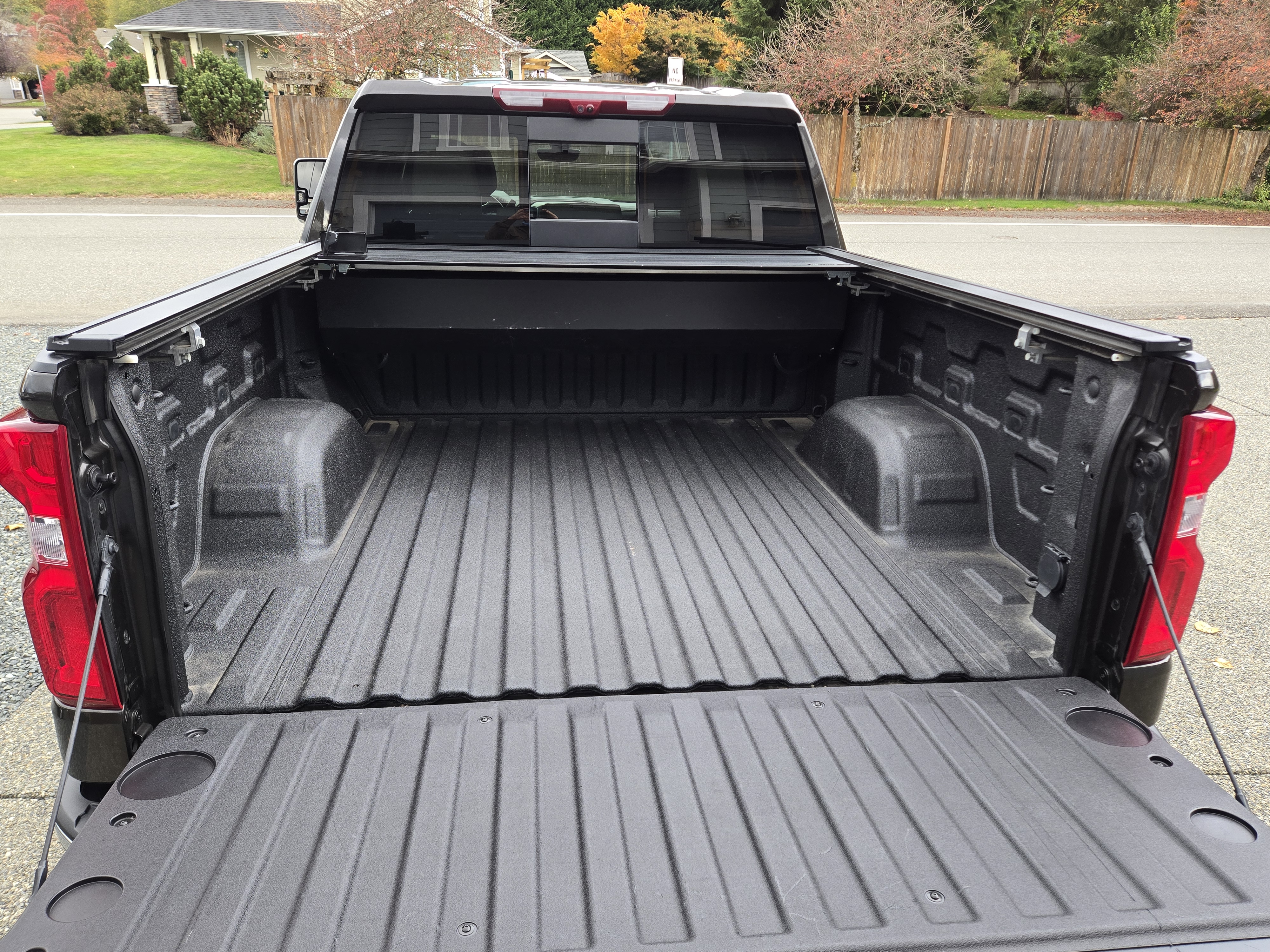 Used 2021 Chevrolet Silverado 1500 LTZ w/ LTZ Premium Package AWD/4WD image 12
