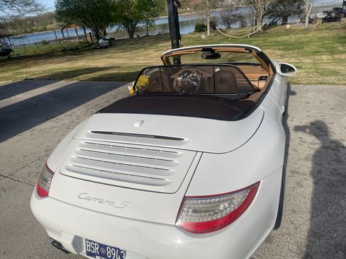 Used 2011 Porsche 911 Carrera S RWD image 9