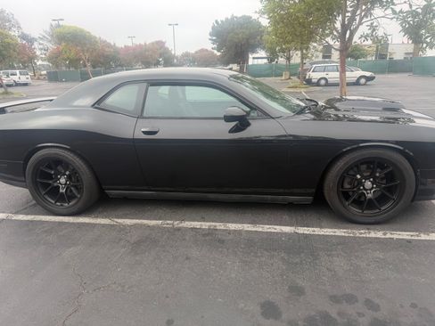 Used 2011 Dodge Challenger R/T RWD image 8