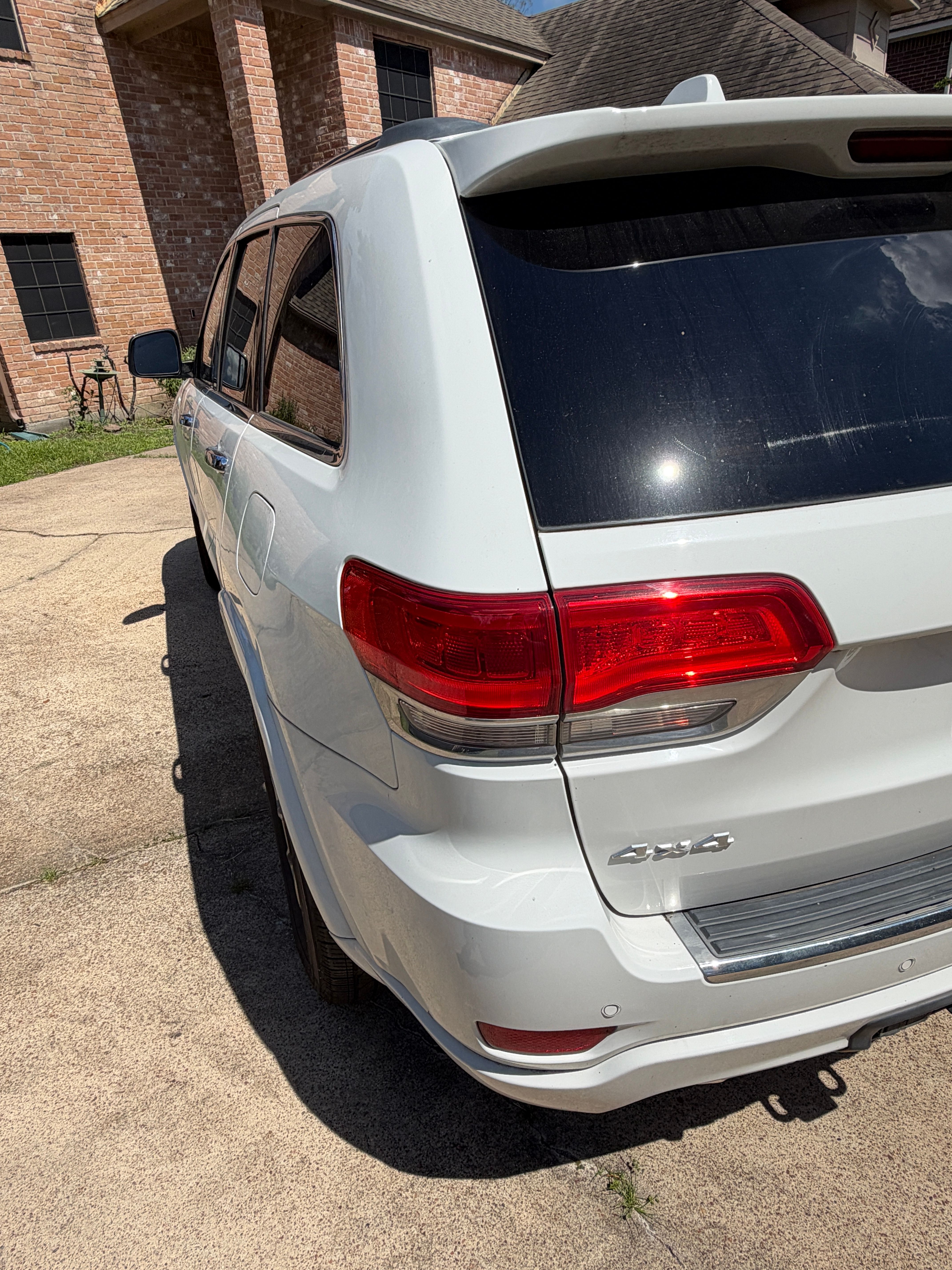 Used 2016 Jeep Grand Cherokee Overland AWD/4WD image 11