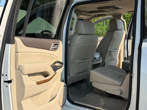 Used 2019 GMC Yukon XL Denali w/ Denali Ultimate Package AWD/4WD image 11