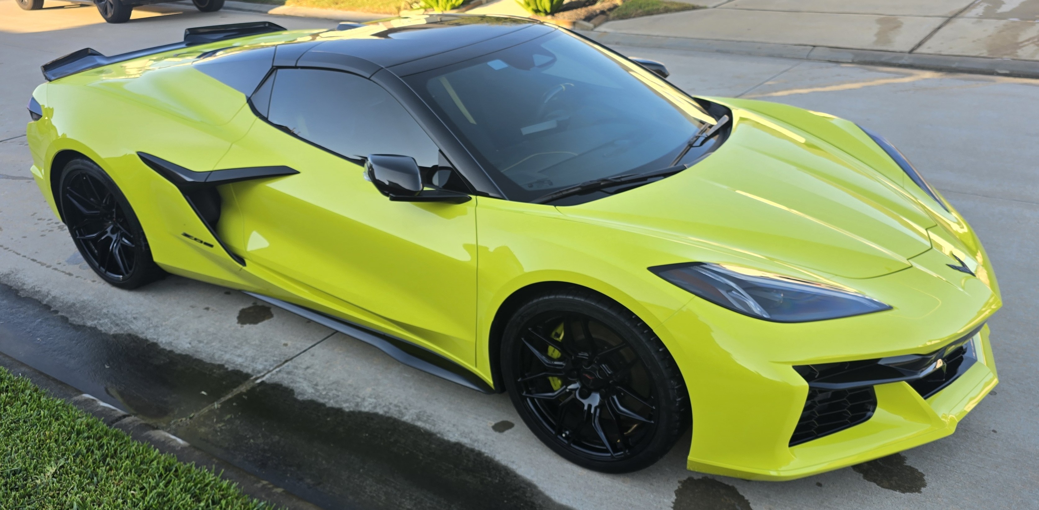 Used 2024 Chevrolet Corvette Z06 RWD image 6