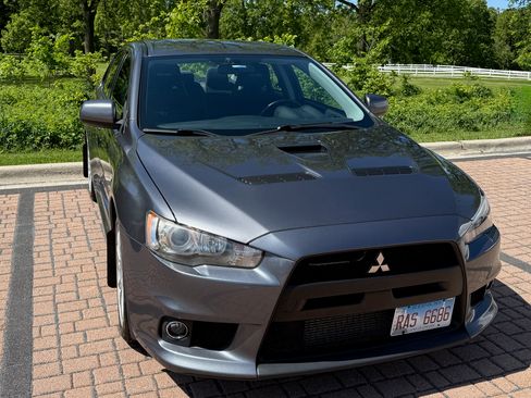 Used 2010 Mitsubishi Lancer Evolution SE image 4
