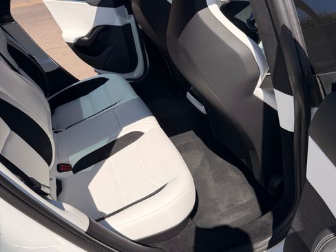 Used 2024 Tesla Model S Plaid image 17