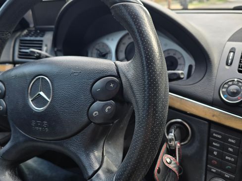 Used 2009 Mercedes-Benz E 350 Sedan image 20