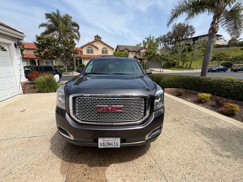 Used 2017 GMC Yukon Denali w/ Open Road Package AWD/4WD image 13