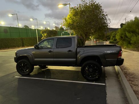 Used 2013 Toyota Tacoma PreRunner image 11