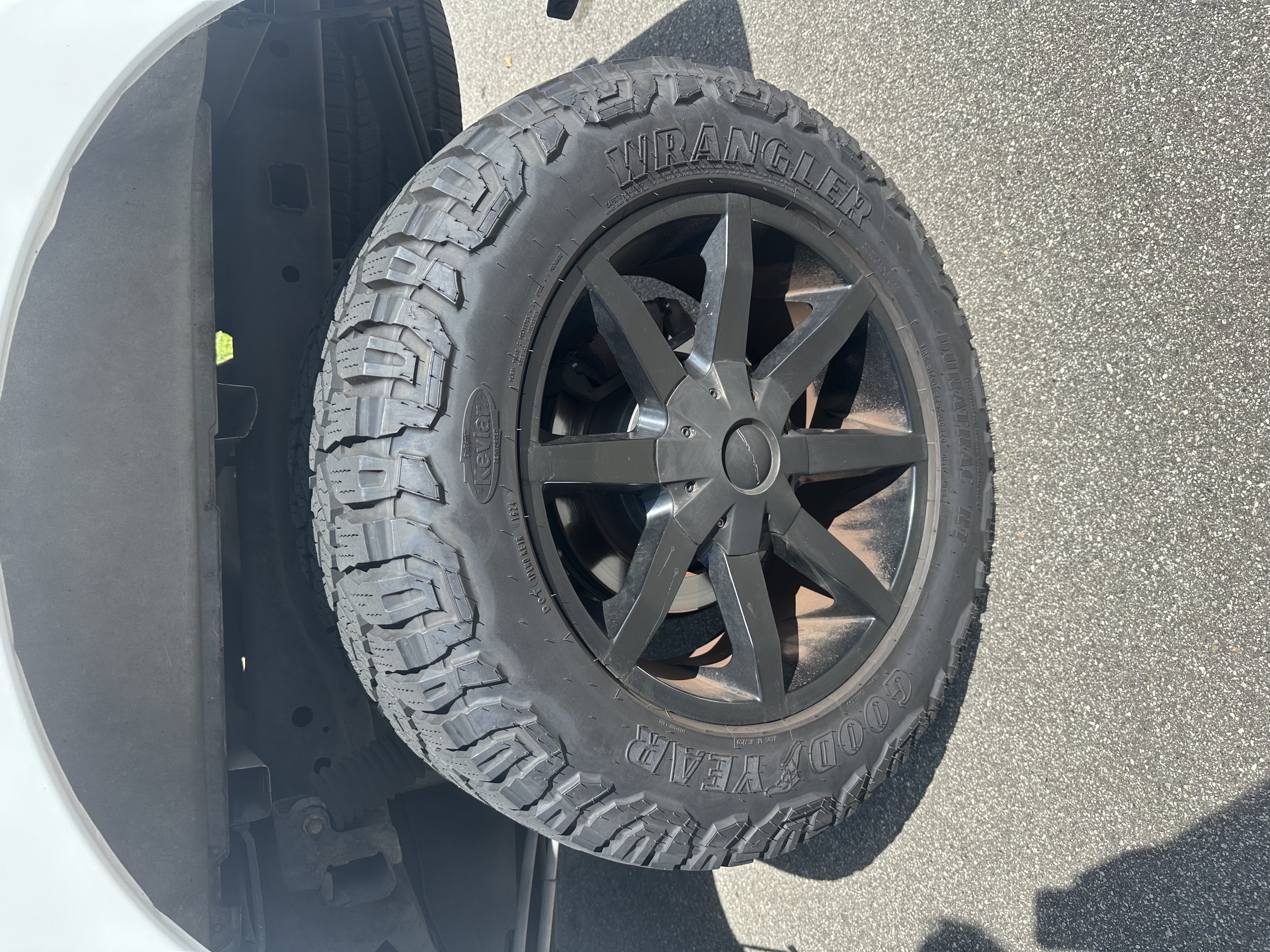 Used 2013 Ford F150 XLT w/ Luxury Equipment Group AWD/4WD image 11