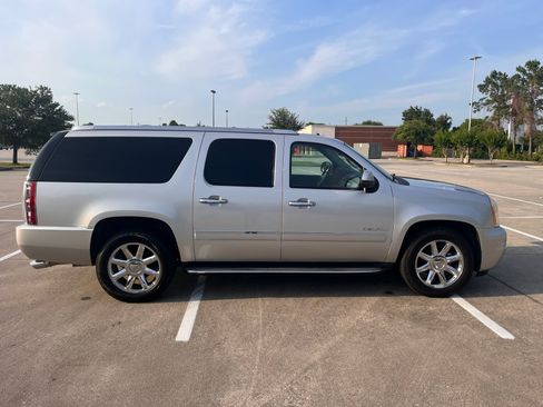 Used 2014 GMC Yukon XL Denali AWD/4WD image 4