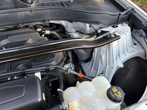 Used 2020 Ford Explorer Limited image 28