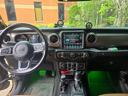 Used 2020 Jeep Gladiator Rubicon image 11