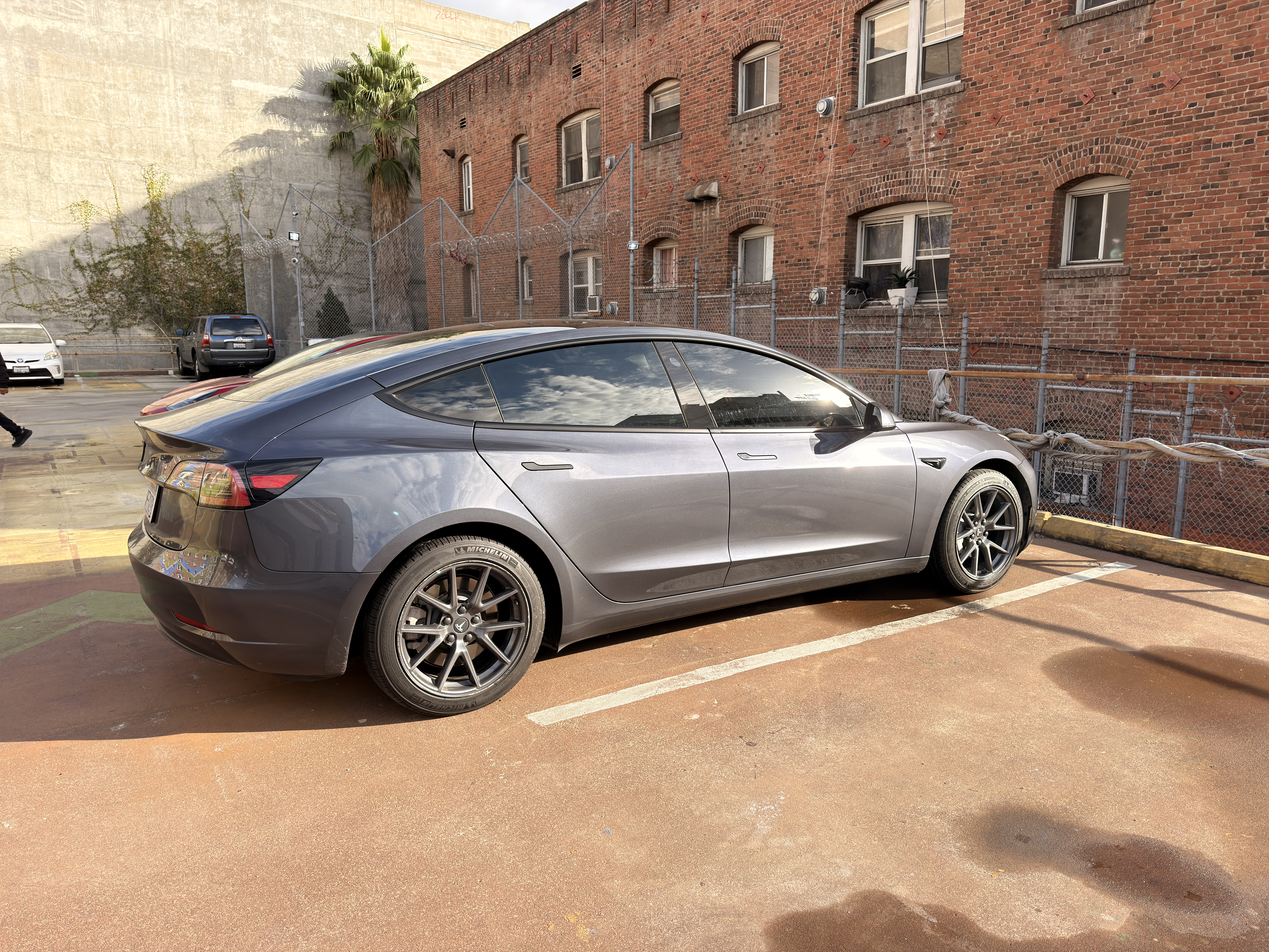 Used 2023 Tesla Model 3 Standard Range RWD image 2
