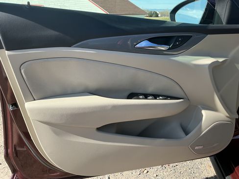 Used 2019 Buick Regal Preferred w/ Driver Confidence Package I image 9