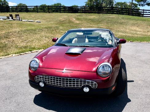 Used 2004 Ford Thunderbird RWD image 4