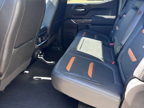 Used 2022 GMC Sierra 1500 AT4 w/ AT4 Premium Package image 9