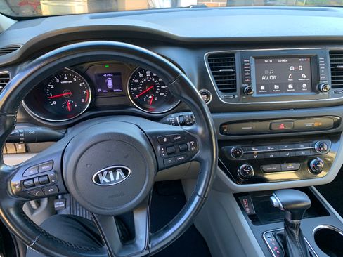 Used 2020 Kia Sedona EX image 16