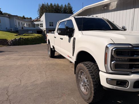 Used 2024 Ford F350 Limited w/ FX4 Off-Road Package AWD/4WD image 4