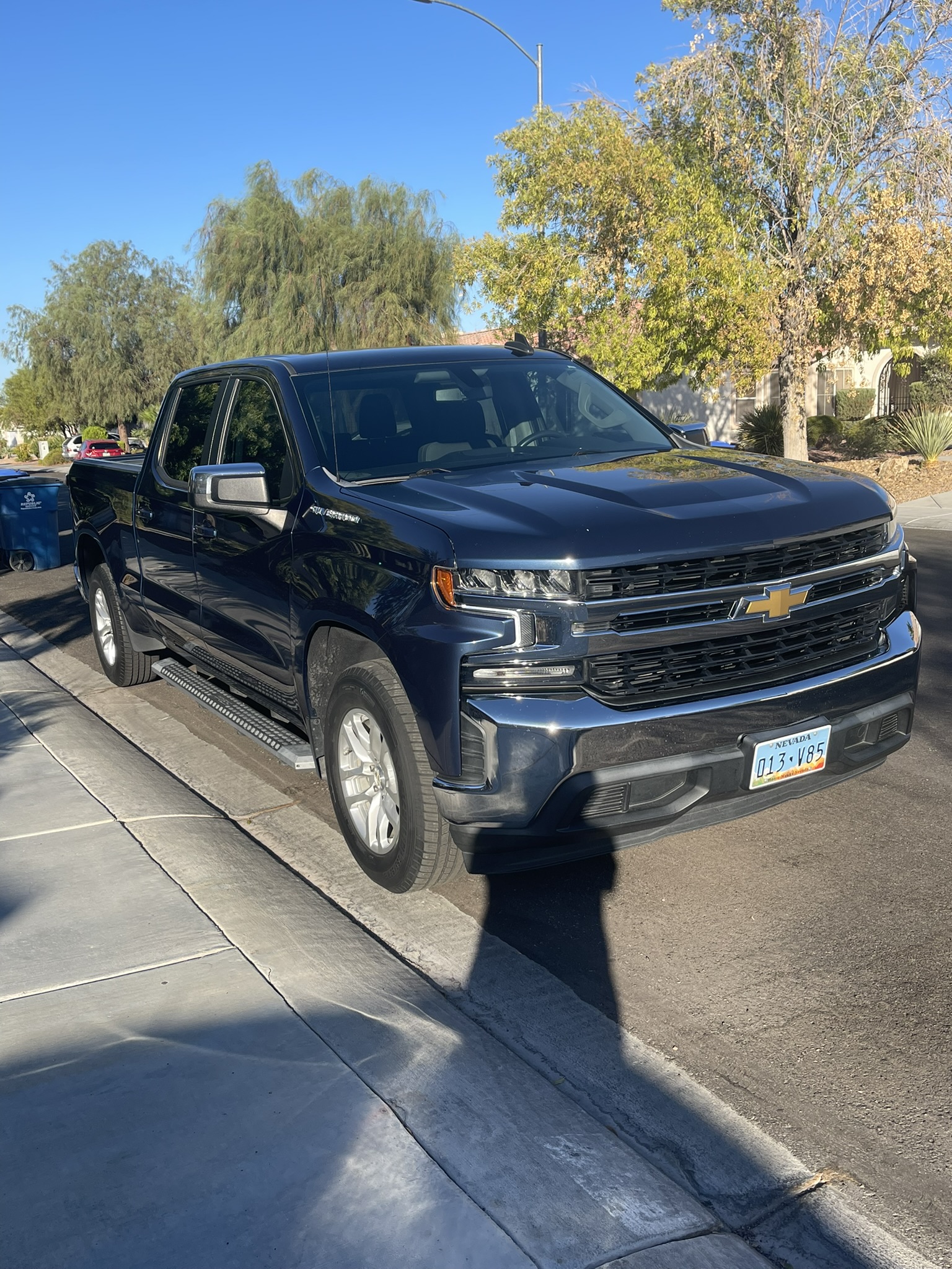 Used 2021 Chevrolet Silverado 1500 LT w/ Bed Protection Package RWD image 2