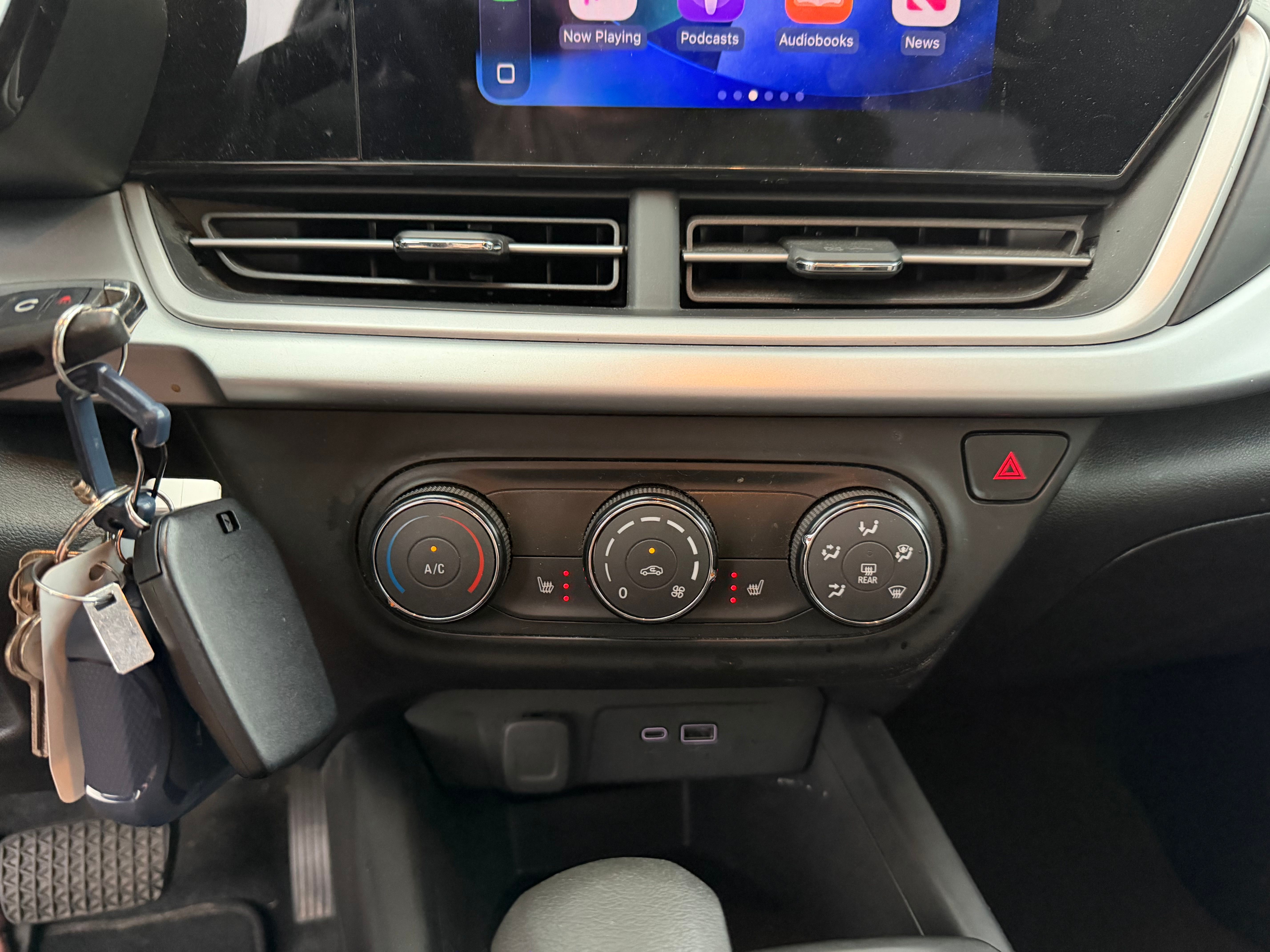 Used 2024 Chevrolet Trax LS w/ LS Convenience Package FWD image 9