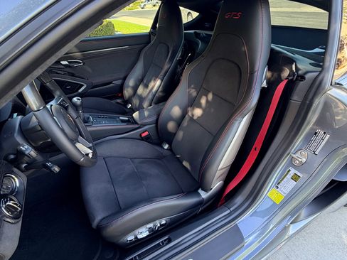 Used 2025 Porsche 718 Cayman GT4 image 5