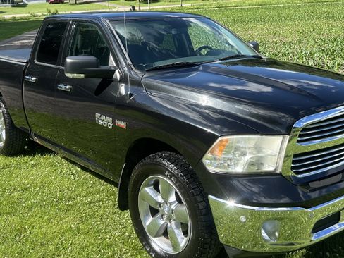 Used 2017 RAM 1500 Big Horn AWD/4WD image 2