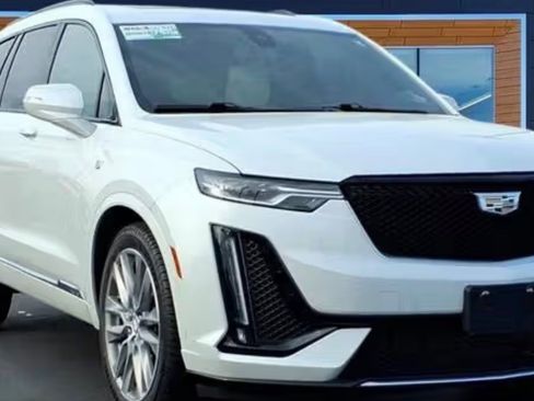 Used 2021 Cadillac XT6 Sport image 16