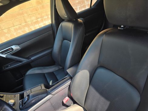 Used 2013 Lexus CT 200h w/ F Sport Pkg w/Nuluxe Trim image 9