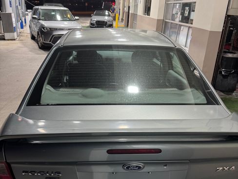 Used 2005 Ford Focus SE image 9