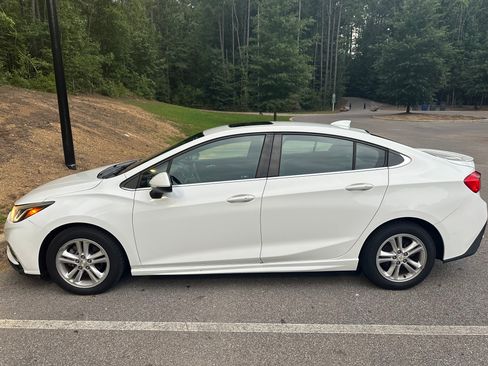 Used 2016 Chevrolet Cruze LT w/ Sun And Sound Package FWD image 1