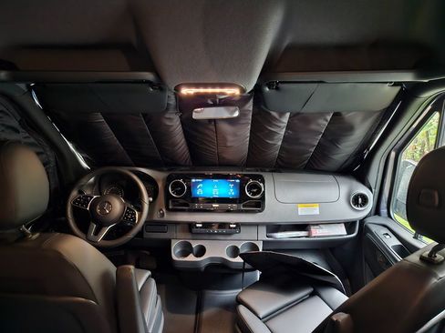 Used 2023 Mercedes-Benz Sprinter 2500 image 13