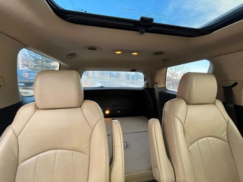 Used 2011 GMC Acadia SLT image 10