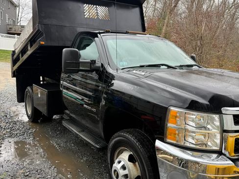 Used 2013 Chevrolet Silverado 3500 W/T w/ Snow Plow Prep Package image 8