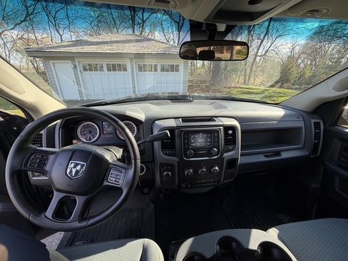Used 2017 RAM 2500 Tradesman w/ Chrome Appearance Group AWD/4WD image 8