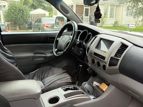Used 2007 Toyota Tacoma PreRunner RWD image 6