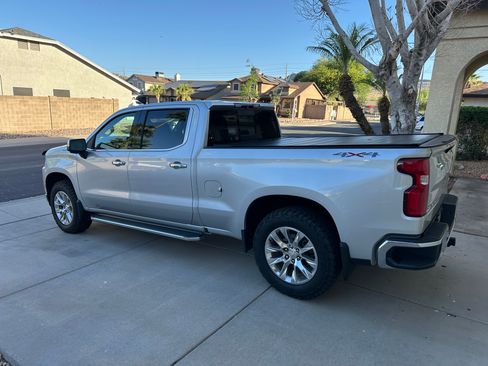 Used 2019 Chevrolet Silverado 1500 LTZ w/ LTZ Plus Package AWD/4WD image 2