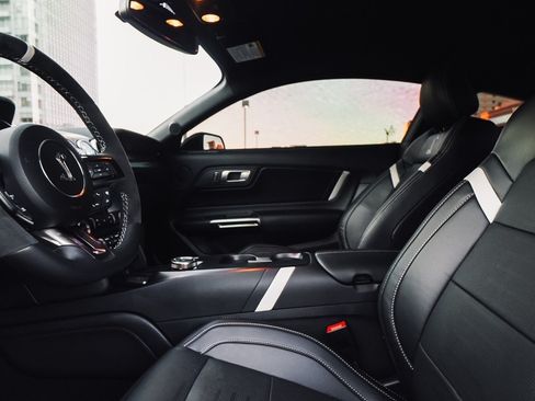 Used 2021 Ford Mustang Shelby GT500 w/ Technology Package image 9