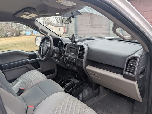 Used 2017 Ford F150 XLT image 11