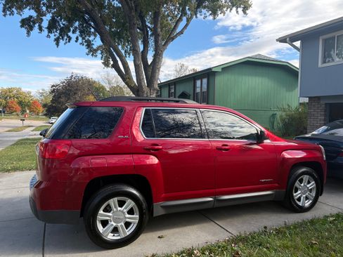 Used 2015 GMC Terrain SLE image 1