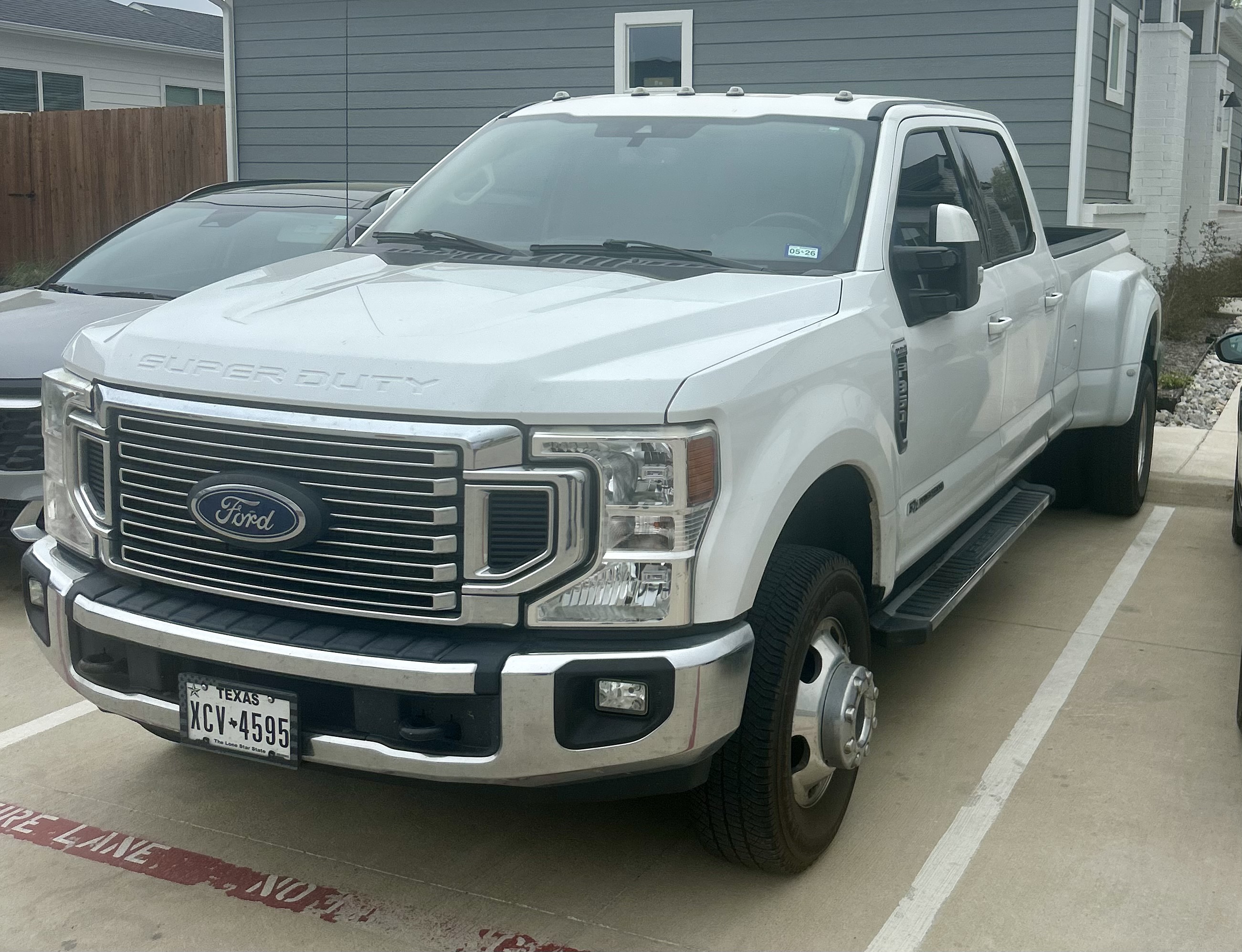 Used 2021 Ford F350 Lariat w/ Lariat Value Package AWD/4WD image 2