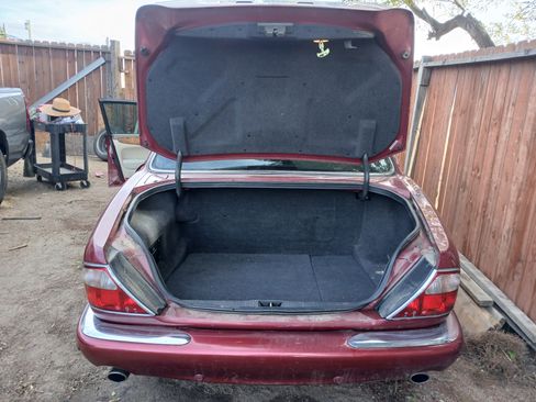 Used 2001 Jaguar XJ Vanden Plas image 4